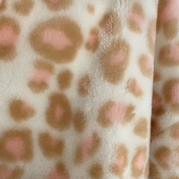Leopard Print Fleece Jacket with Quilted Detail - Picture 8 of 8